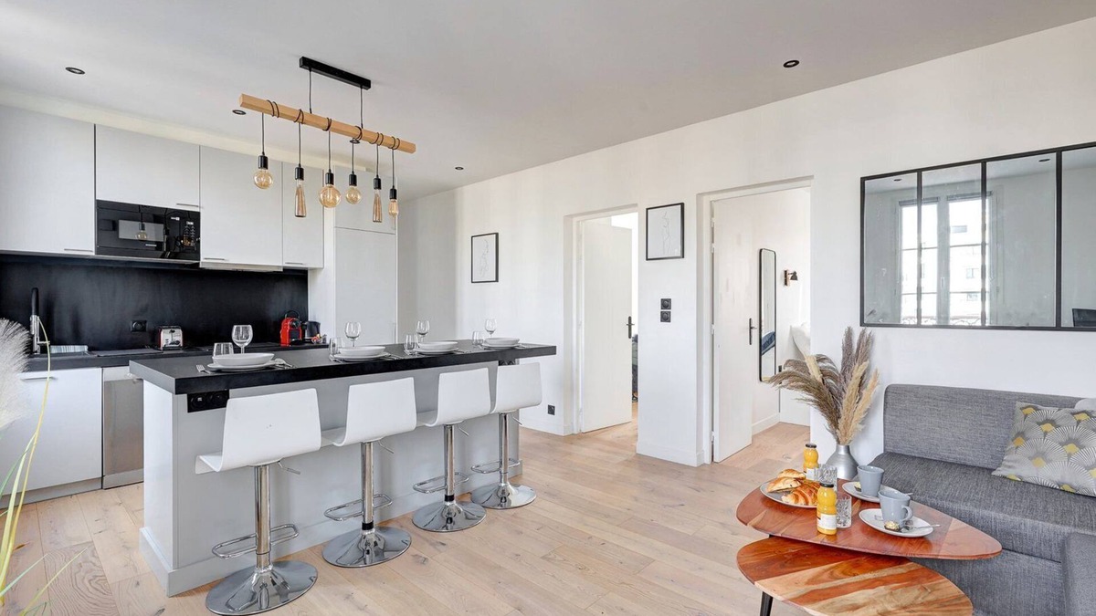 Suresnes Apartment | Suite Modern Art - Superb downtown apartment