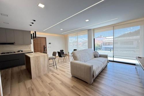 Huayna-Capac Apartment | Suite moderna a estrenar en el corazón de Cuenca