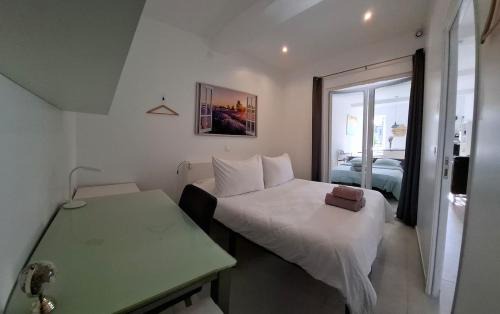Le Luc Apartment | Suite Moulin de la Calade -Tower View, Heart of Provence & AC