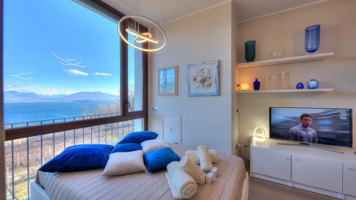 Meina Apartment | Suite on The Lake, Meina, Italy