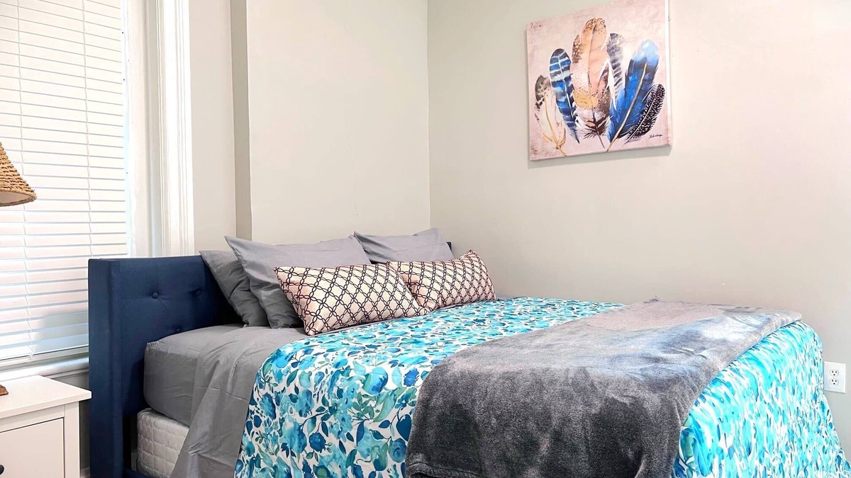Fan District Apartment | Suite One/King Bed/2TVs/Free Parking & museums