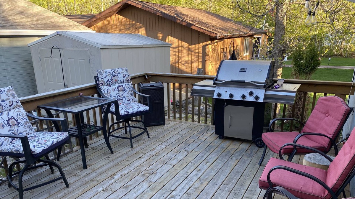 Sandy Hook House | Suite! Perfect country getaway! Sleeps up to 4! Perfect remote work location!