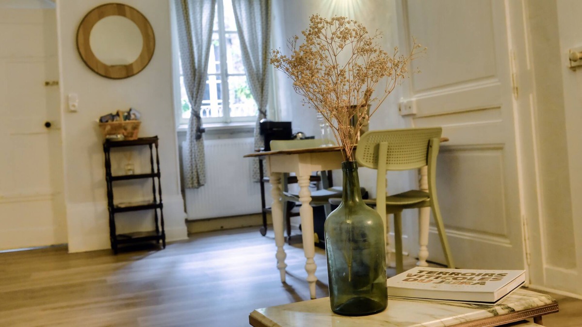 Poligny Bed & Breakfast | Suite Privée Dans un Élégant Hôtel Particulier au Coeur de Poligny