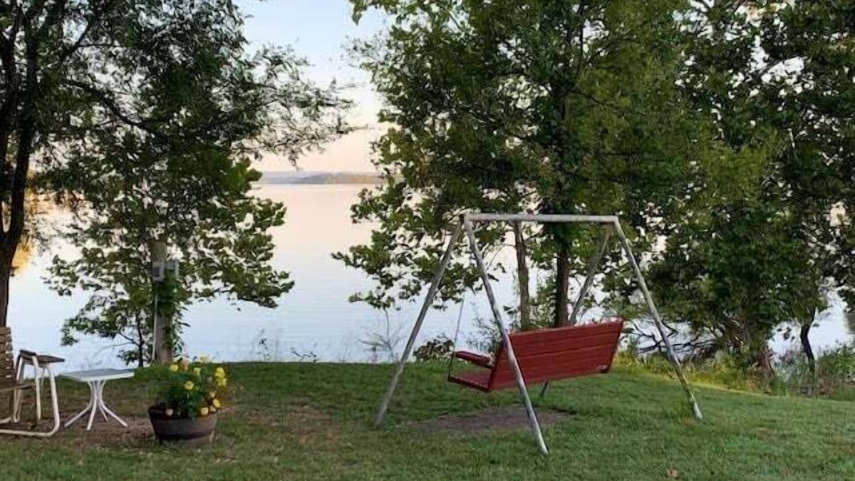 Big Cedars Apartment | Suite Relaxation Steps to Table Rock! Near Big Cedar! Free Tickets Daily!