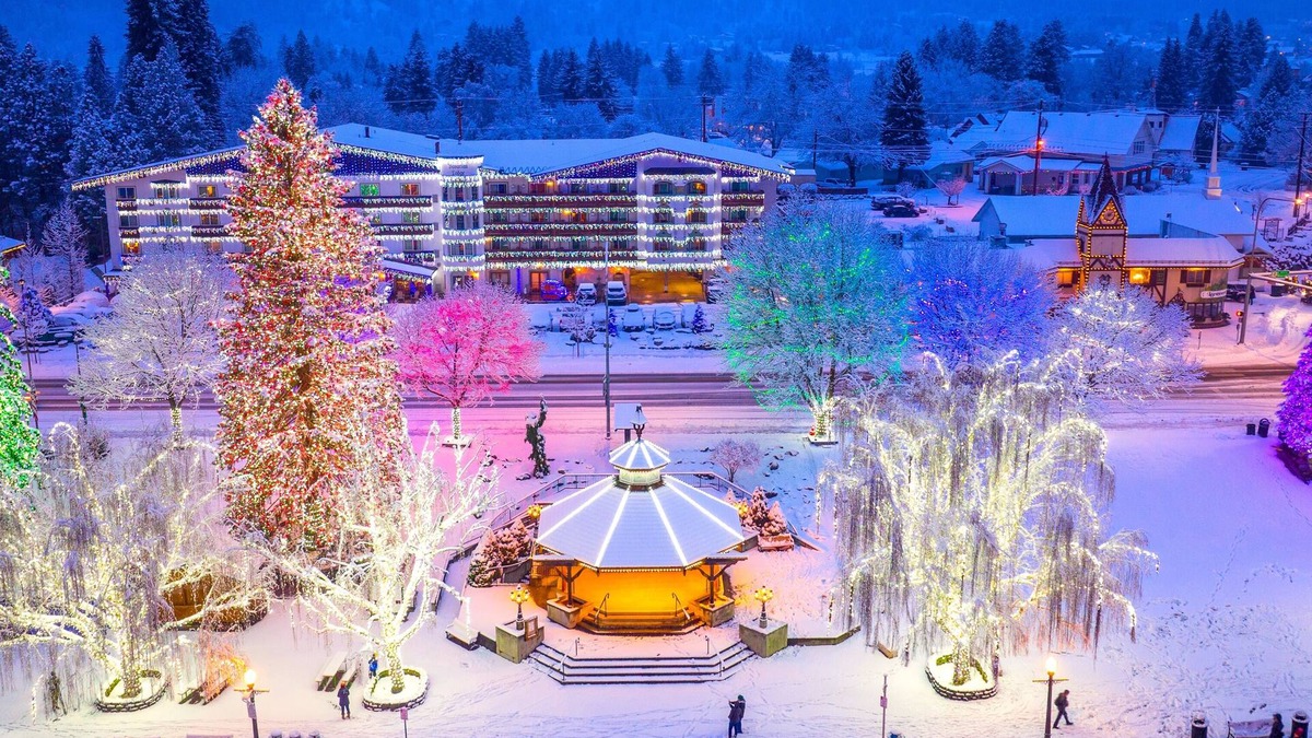 Downtown Leavenworth Condo | Suite Serenity 3 Bedroom Condo by NW Comfy Cabins by RedAwning