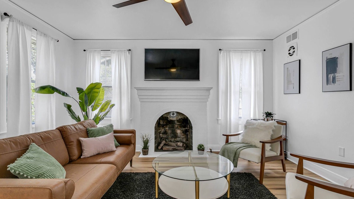 Old Seminole Heights House | "Suite Spot" Bungalow Close to Downtown and Foodie Hotspots