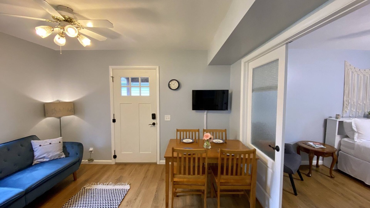 Yellow Springs House | Suite Springs