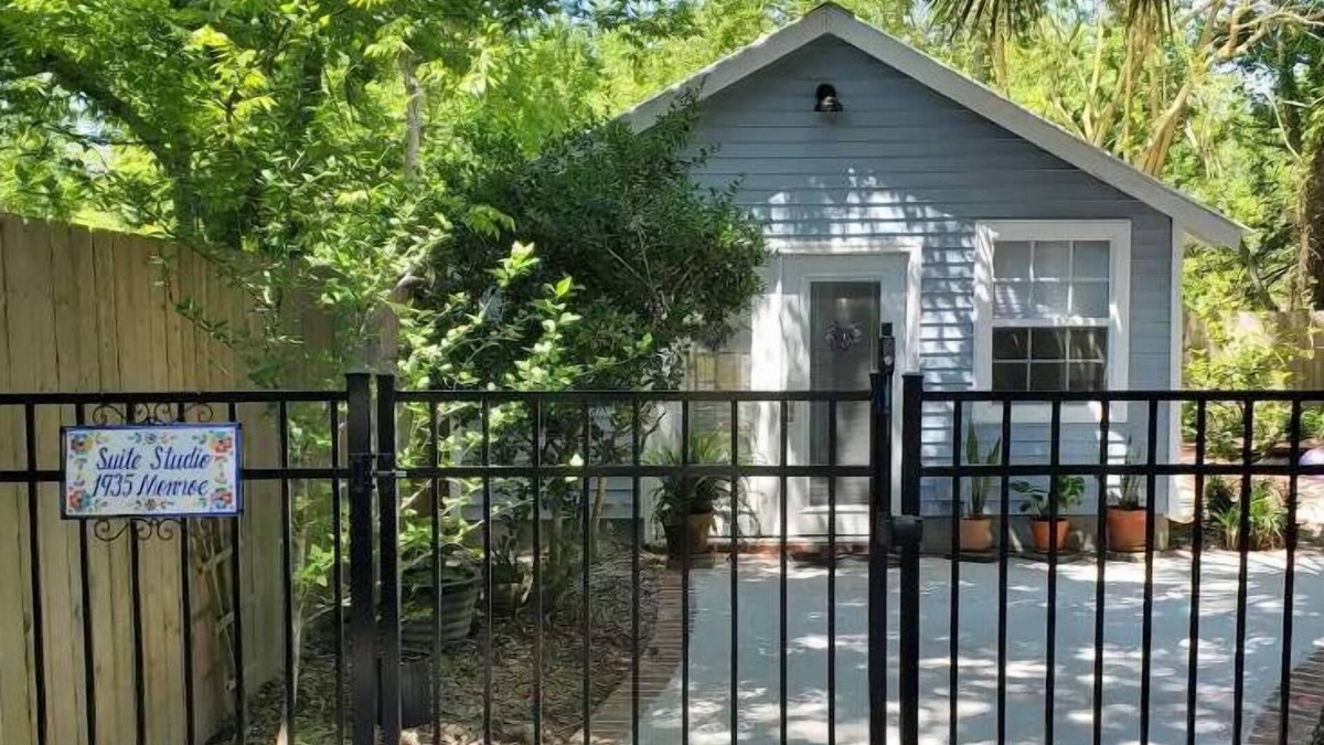Mandeville House | SUITE STUDiO