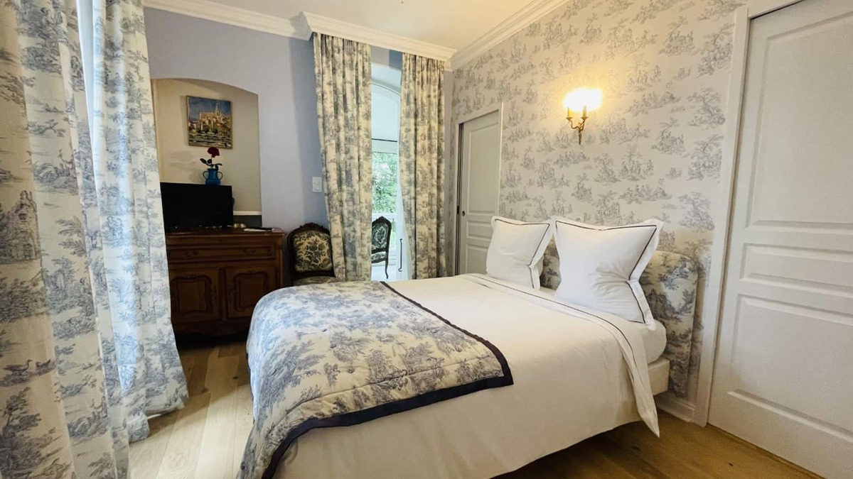 Aubin Bed & Breakfast | Suite-Traditional-Private Bathroom-Park view