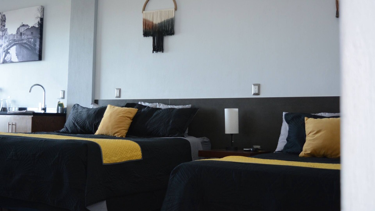 Tepatitlan de Morelos Apartment | SUITE WITH BALCONY