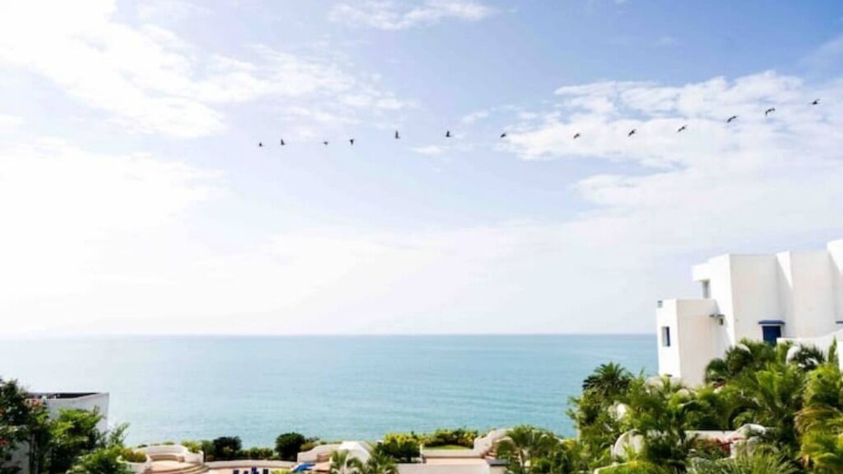 Same Apartment | Suite with excellent view near the beach WI-FI