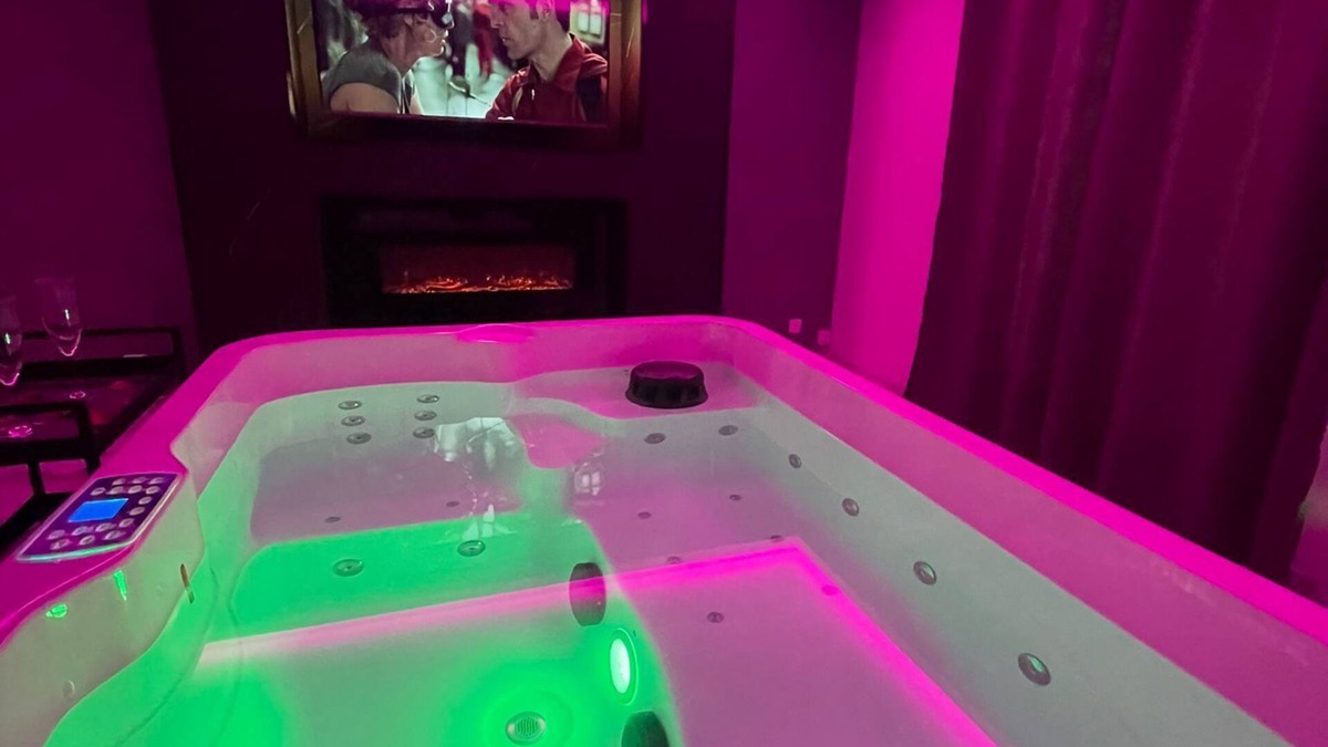Melun House | ❤️Suite with Jacuzzi privé❤️ 20min from Fontainebleau
