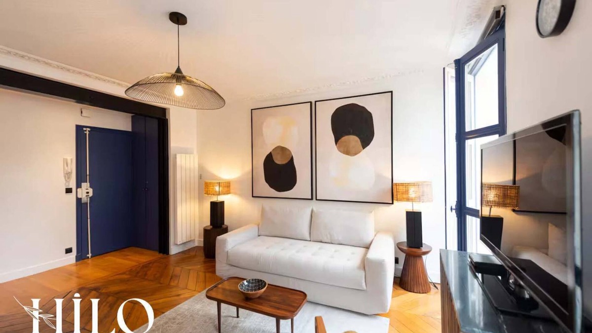 2nd Arrondissement Apartment | Suite Zola by HILO Collection
