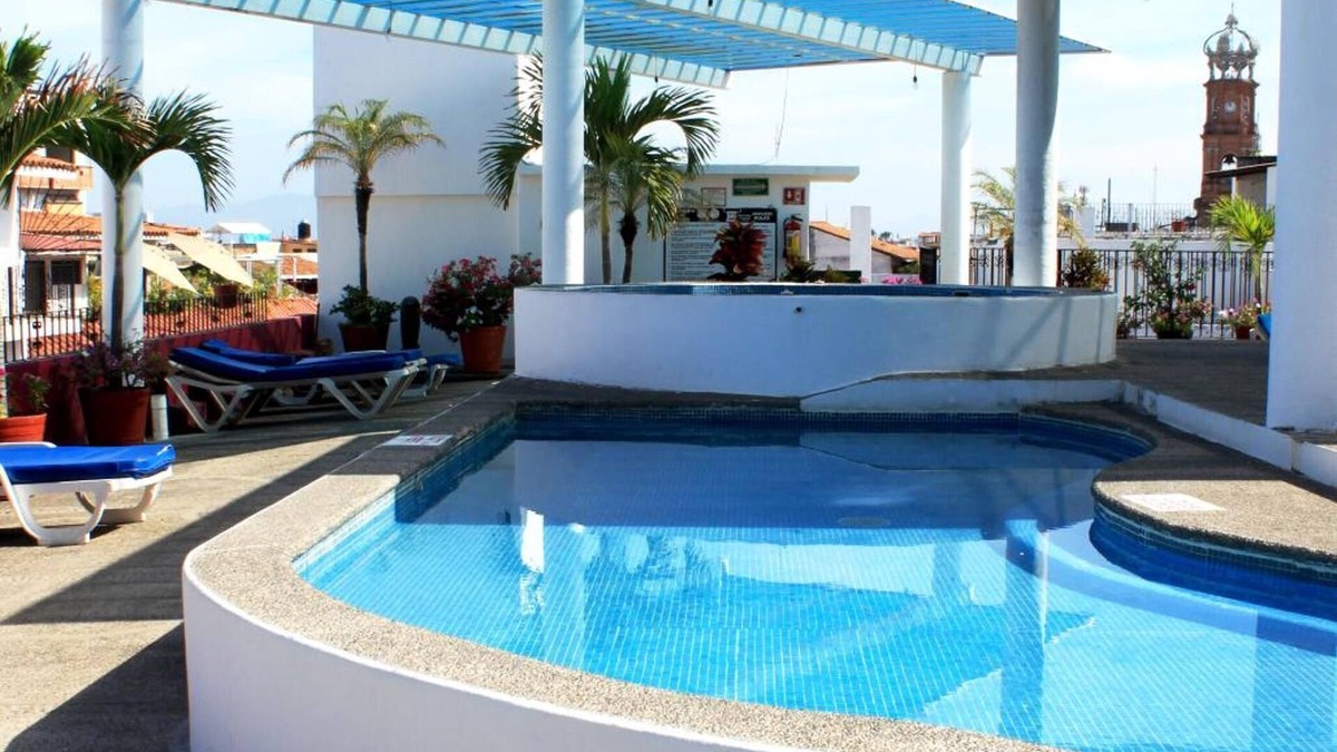 Downtown Puerto Vallarta Hotel | Suites Plaza del Rio - Family Hotel Malecon Centro