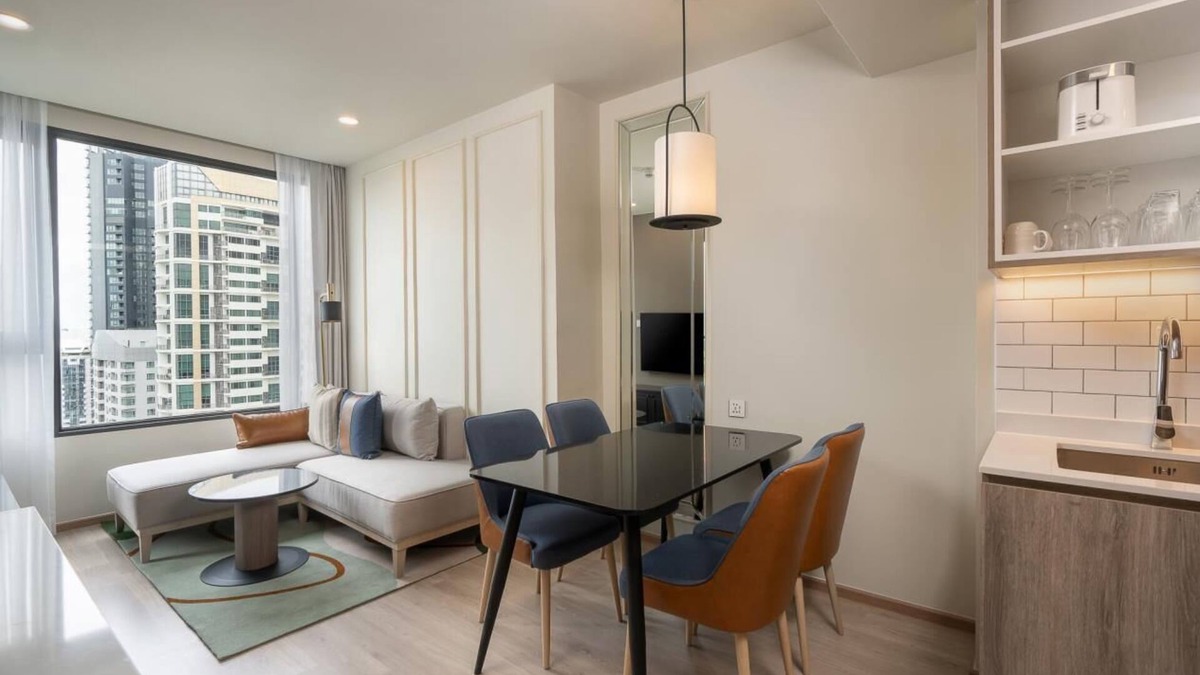 Bangkok Central Business District Condo | Sukhumvit 24/2 BR/Breakfast/Monthly