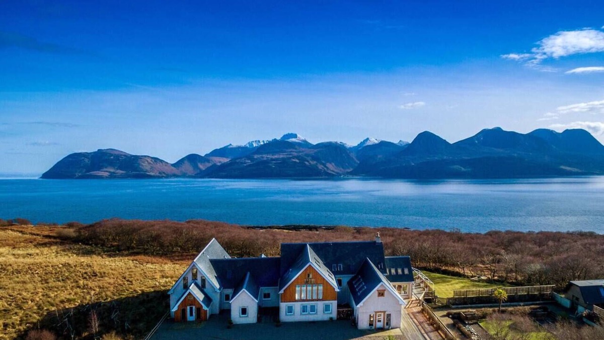 Tarbert House | Suleskerry: stunning views, hot tub & games room