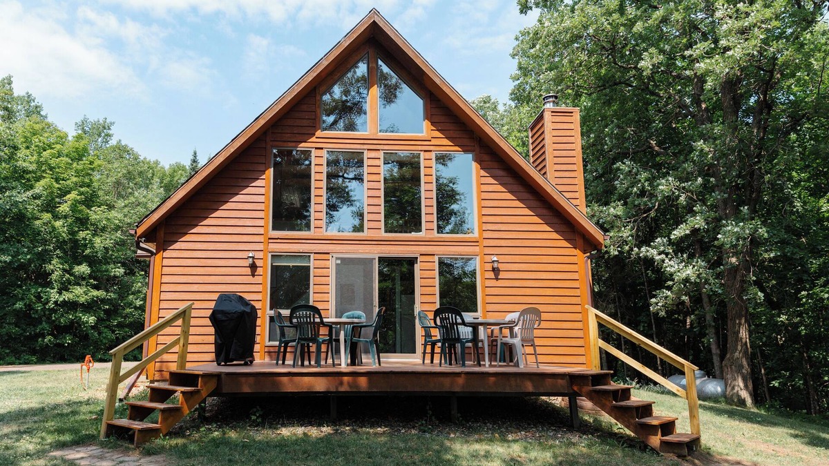 Aitkin Ski Chalet | Sullivan Lake Chalet - Free Pontoon included