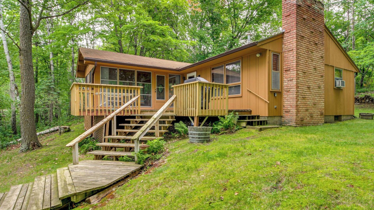 Hillman Cabin | Sullivan Lake Retreat w/Private Dock + Fire Pit!