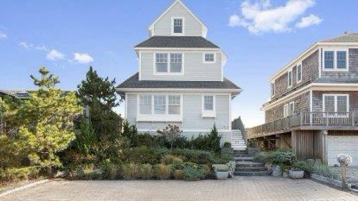 West Hampton Dunes House | Summer 2025 Ocean front Paradise in Westhampton Dunes