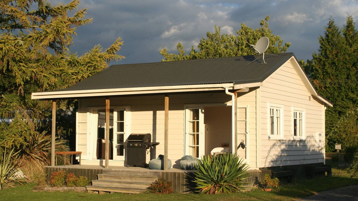 Raurimu Cottage | Summer and Ski Cottage