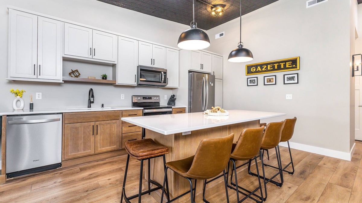 Galena Apartment | Summer Bliss @ Gazette Suites on Commerce St! Steps 2 Main St! Parking Spot!