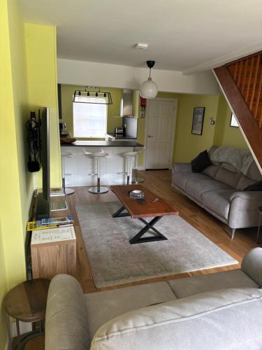 Canterbury House | Summer break with comfort of air conditioning