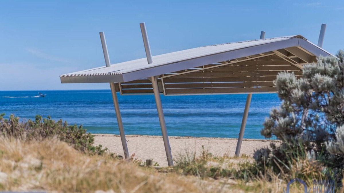 Wannanup House | Summer Breeze at Avalon Beach
