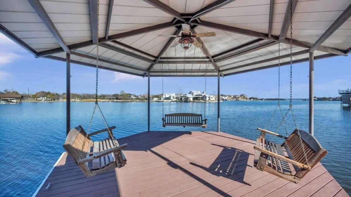 Granite Shoals House | Summer Breeze-Lakefront w/pool, hot tub, & kayaks