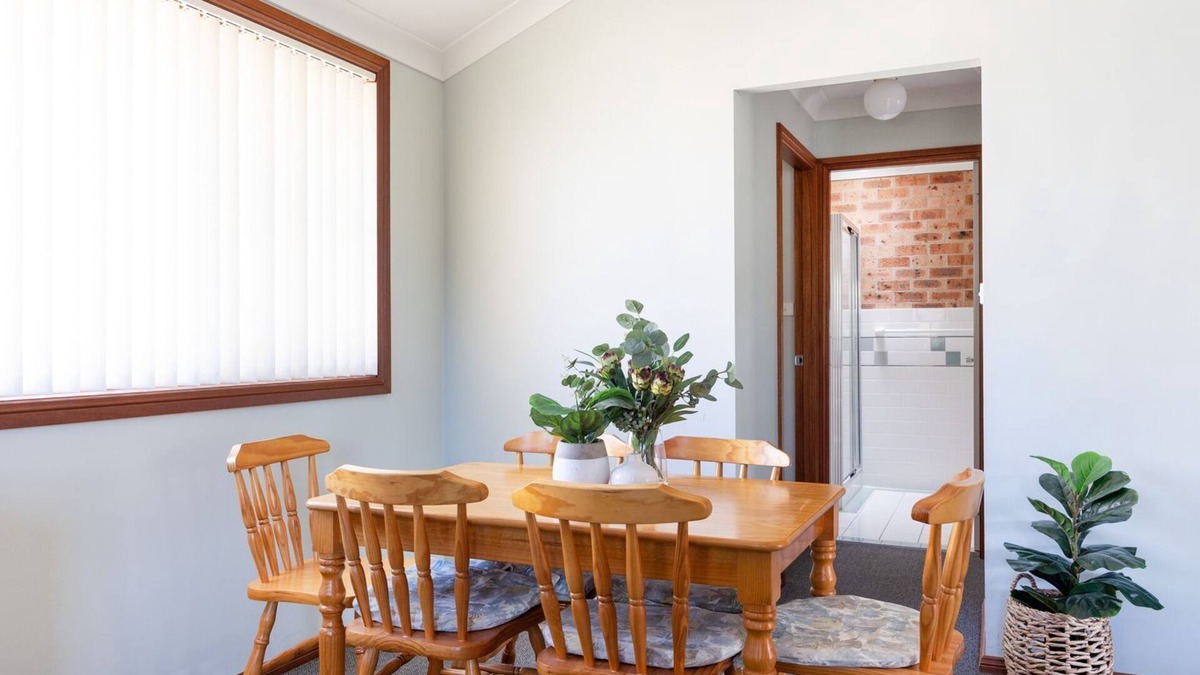 Mollymook Apartment | Summer Breeze - Mollymook beach hut only minutes to the beach