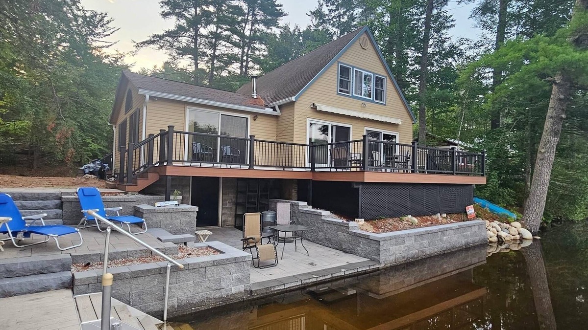 East Wakefield Cottage | Summer Days on the Lakefront of Beautiful Belleau Lake