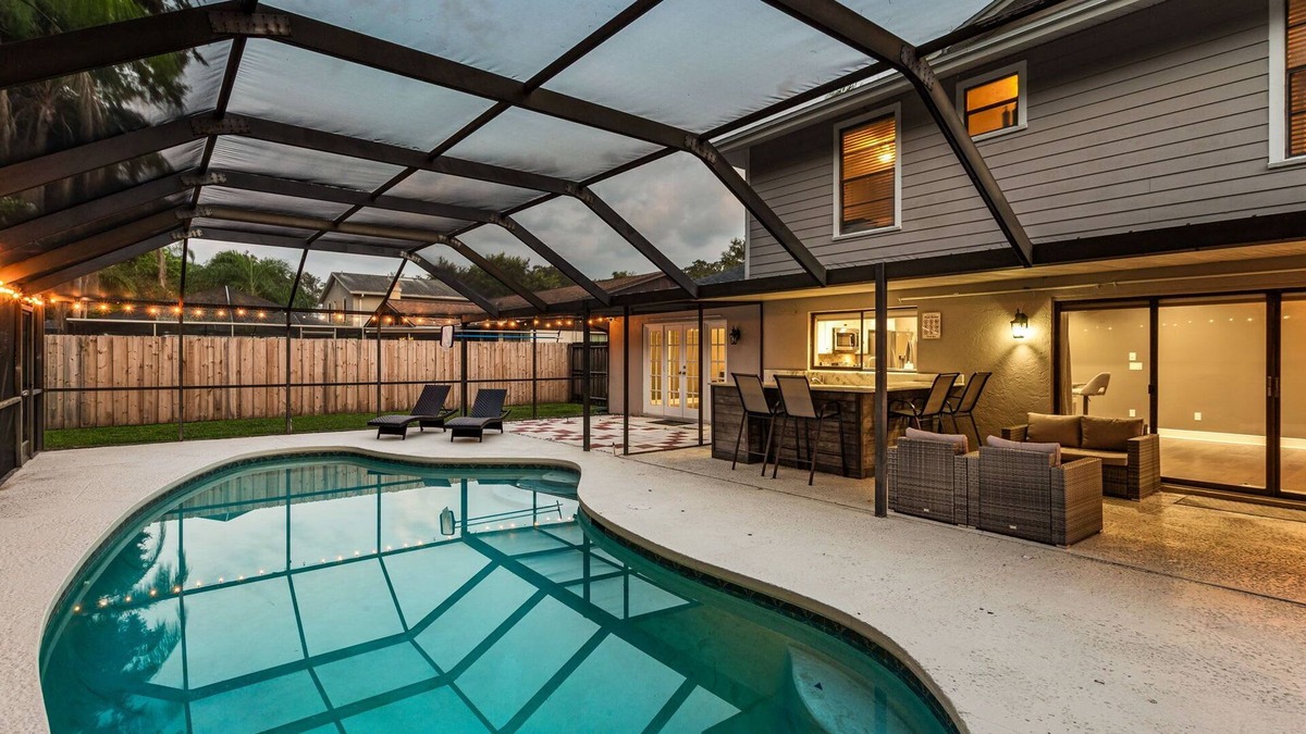 Temple Terrace House | "Summer Dream" - Large Family Pool Home