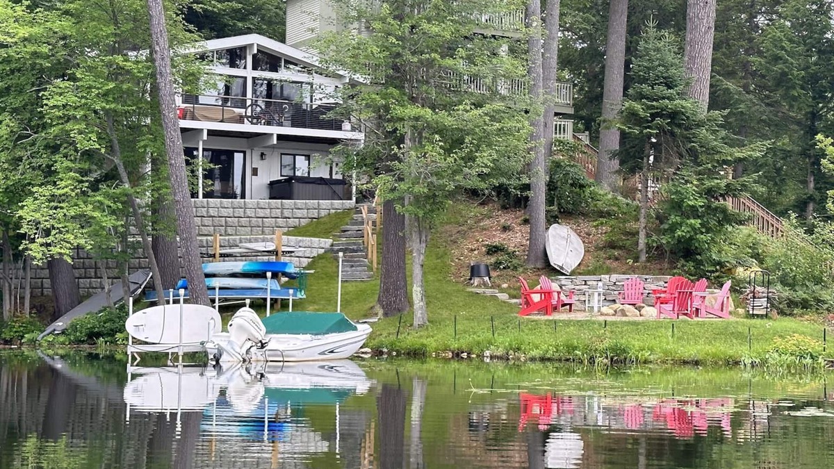 Ludlow House | Summer fun on the lake - great for 2 families or 3 couples - newly remodeled