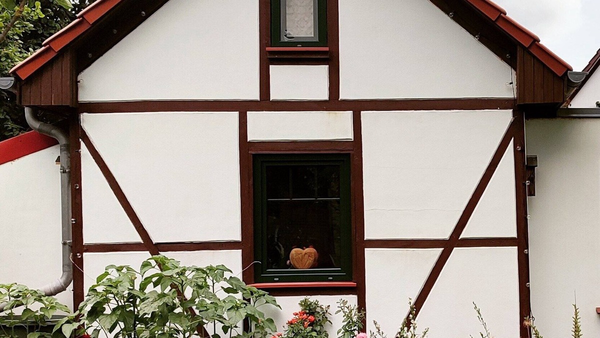 Fredersdorf House | Summer house Ella - cozy half-timbered house with garden, barbecue, table tennis