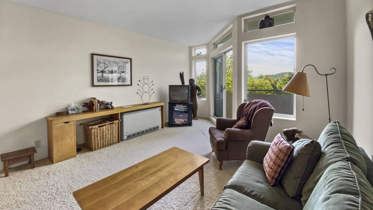 Warren Condo | Summer Haven Hideaway