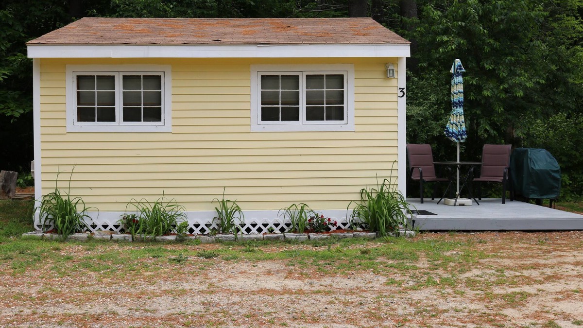 Alton Bay Cabin | Summer house no. 3 'The tool shed'