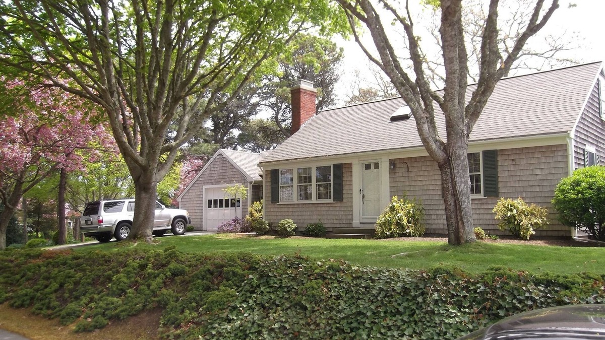 West Chatham House | Summer Hydrangea: Chatham's Truly Exceptional Summer Retreat