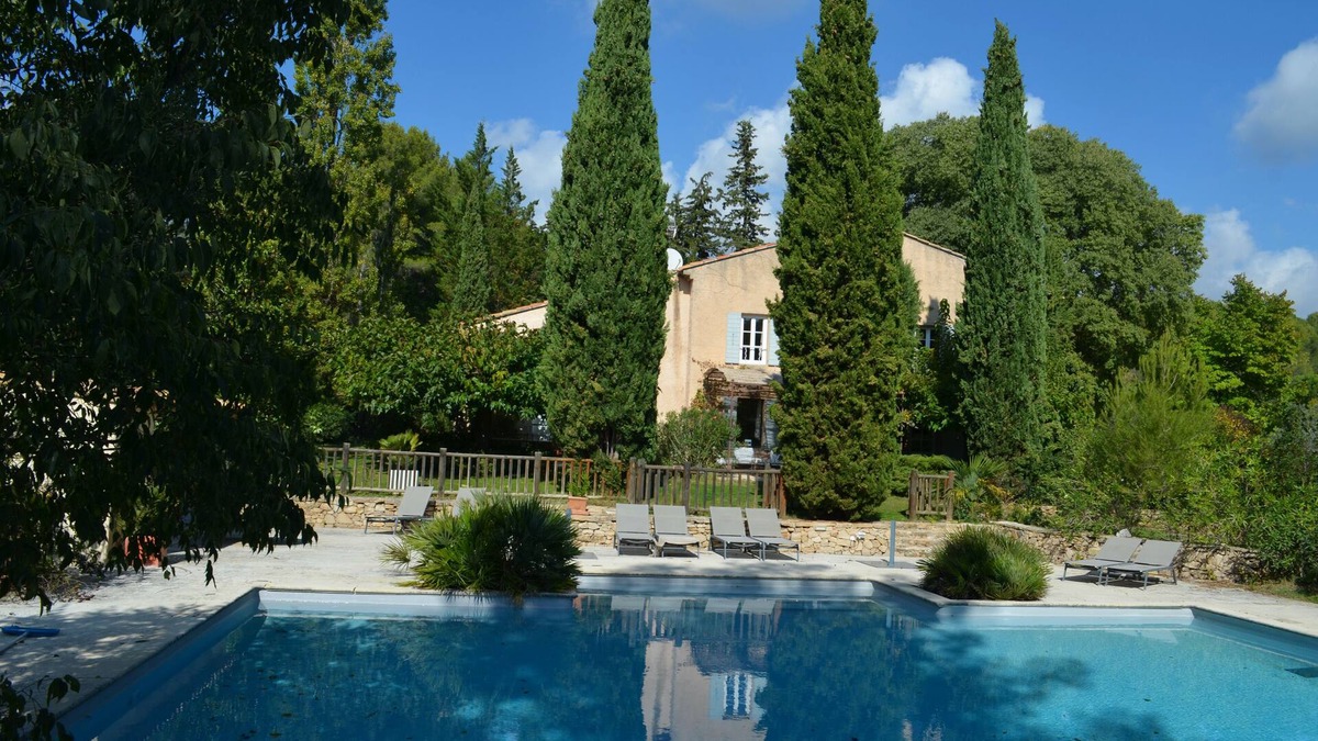 Est House | Summer in AIX en provence