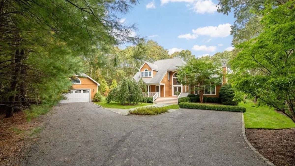 Bridgehampton House | Summer in Bridgehampton beautiful home minutes from Bridgehampton and Sag Harbor