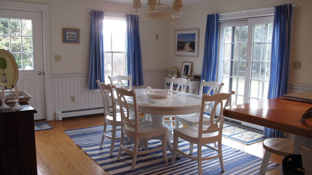 West of Town House | Summer in Nantucket in Ideal Location (Miacomet)