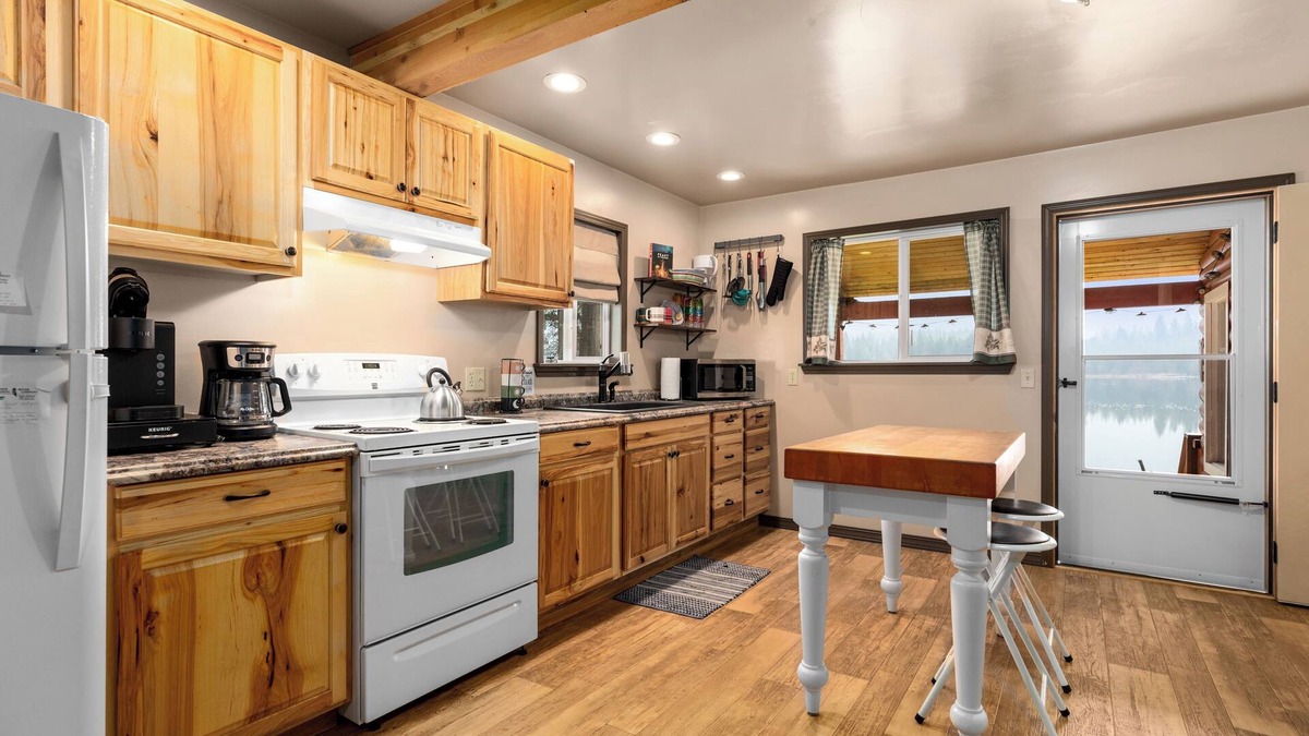 Troy Cabin | Summer is the perfect time to book The Cabin on Savage Lake with Mountain Views