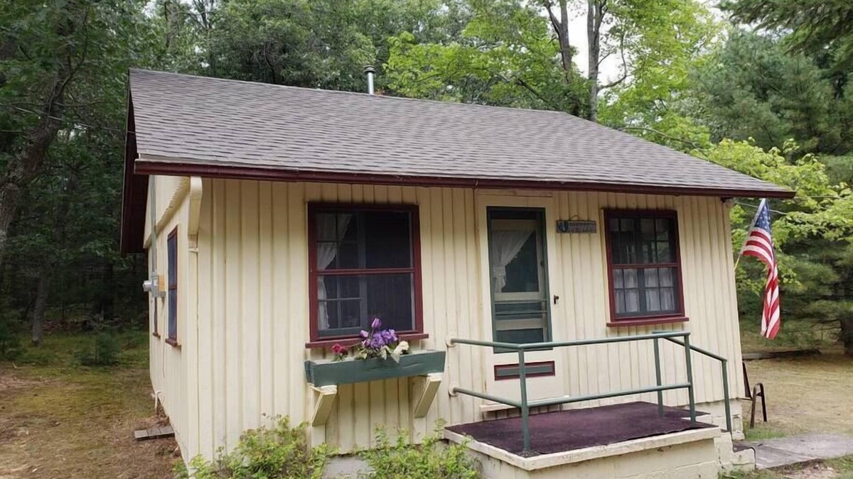 Tawas City Cabin | Summer, Mermaid Coast Cottages on Lake Huron
