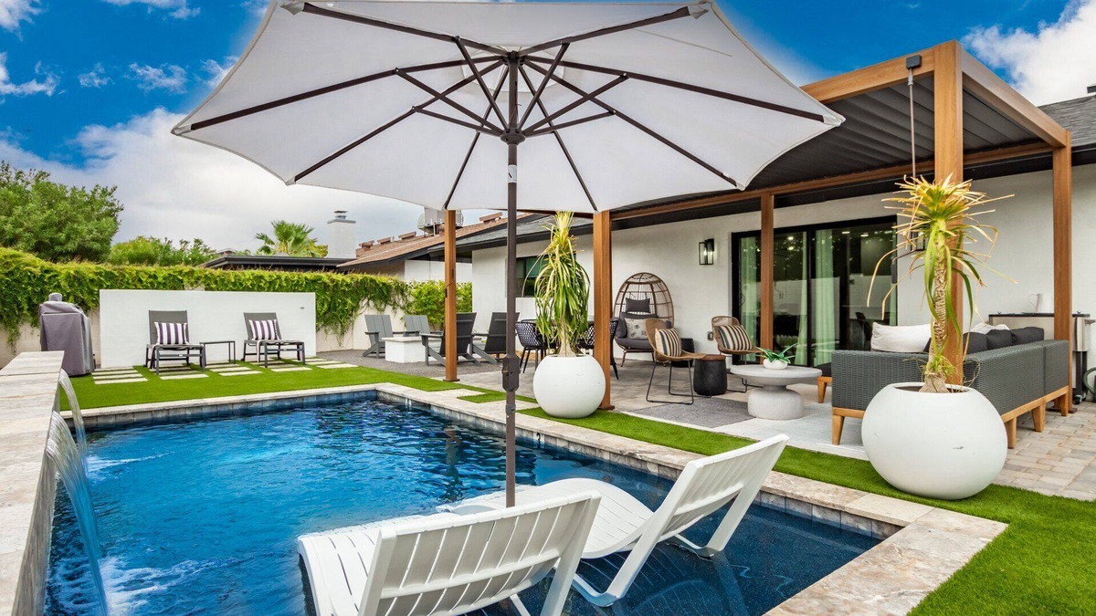 Scottsdale House | Summer Oasis Near Old Town | Dog Friendly w/Dreamy Backyard!