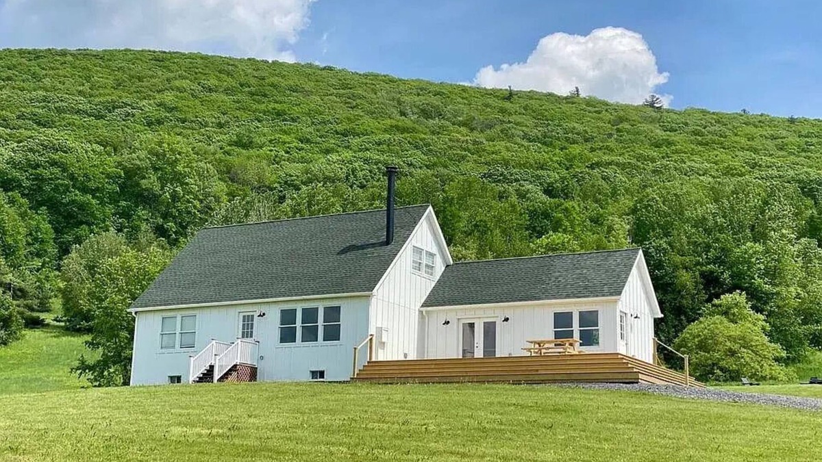 Copake Falls House | Summer rental 4Br - Big views + Pond, 10 acres bwtn Hudson and Great Barrington