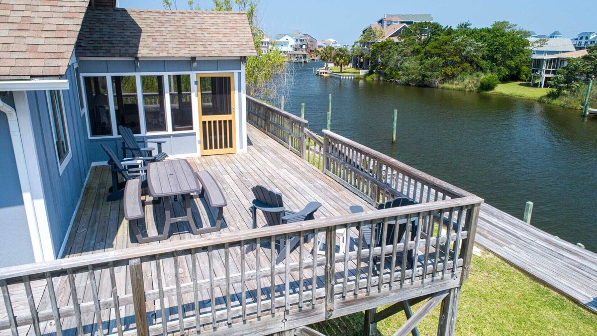 Brigands' Bay House | SUMMER SAVINGS - Canalfront Home with Hot Tub, Private Boat Dock, and Smart TVs