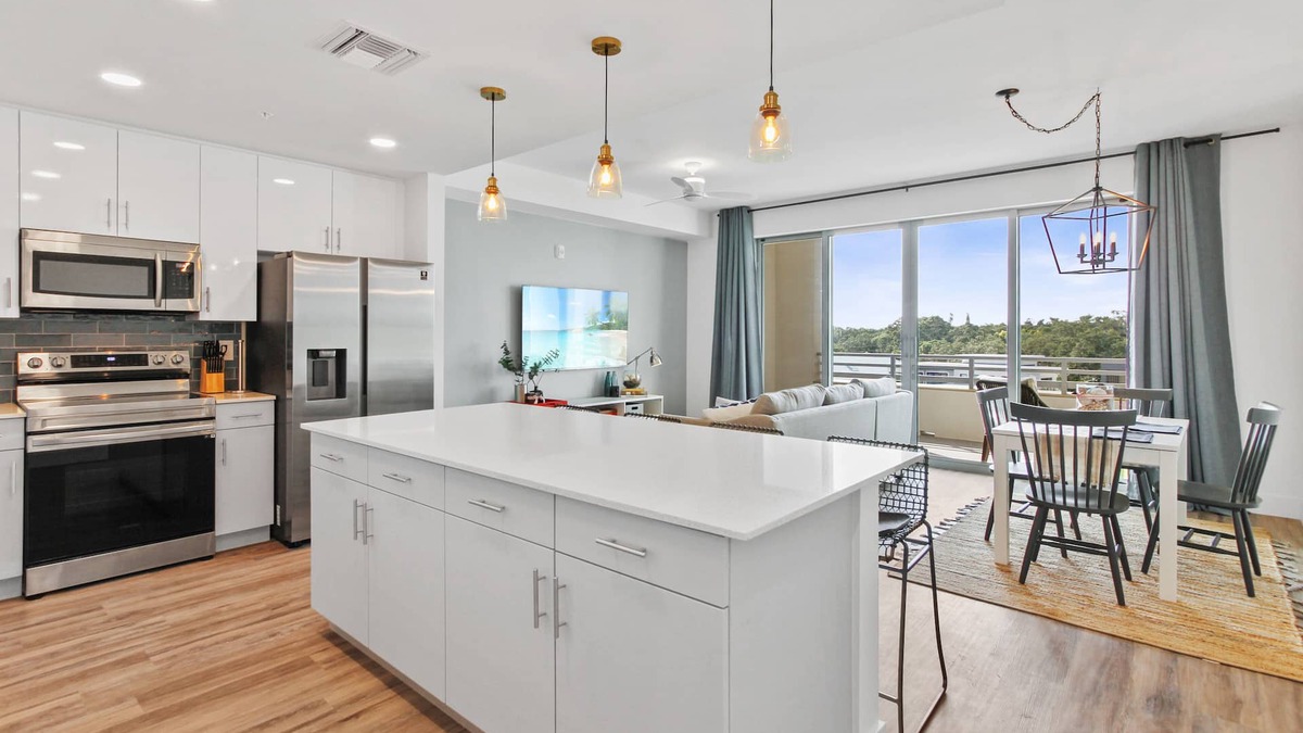 North Trail Condo | Summer Special! 1/1.5 Penthouse at The Strand – Water View