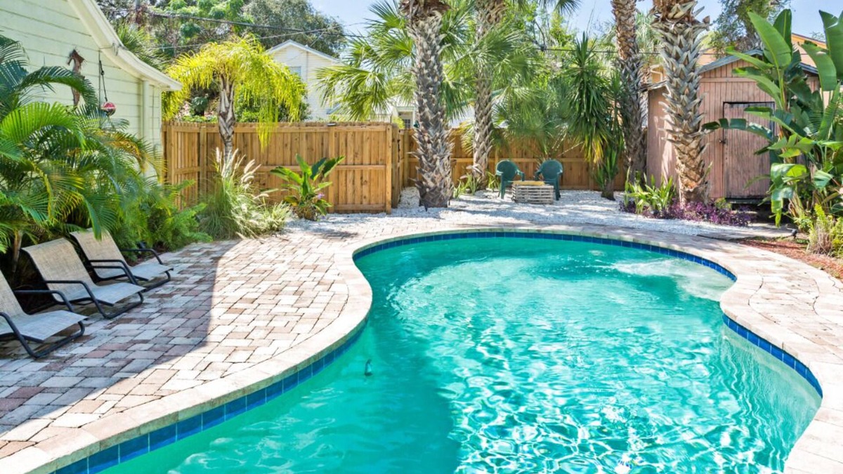 Courier City - Oscawana House | Summer Special Tampa Key West Style Bungalow and Pool