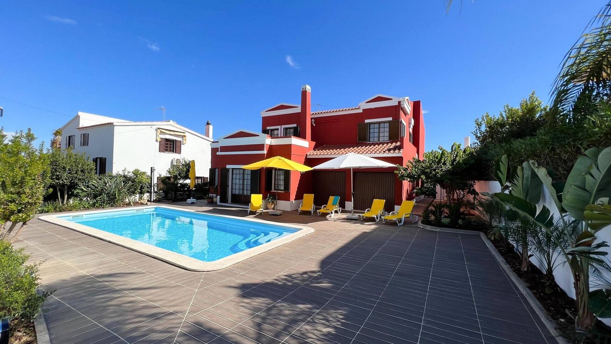 Gambelas Villa | Summer Villa with Heated Private Pool