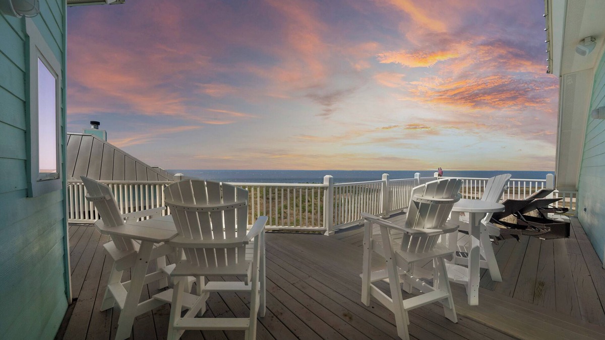 Galveston House | Summer weekends still available at stunning bayside home. 6BR/5BA in Pointe West