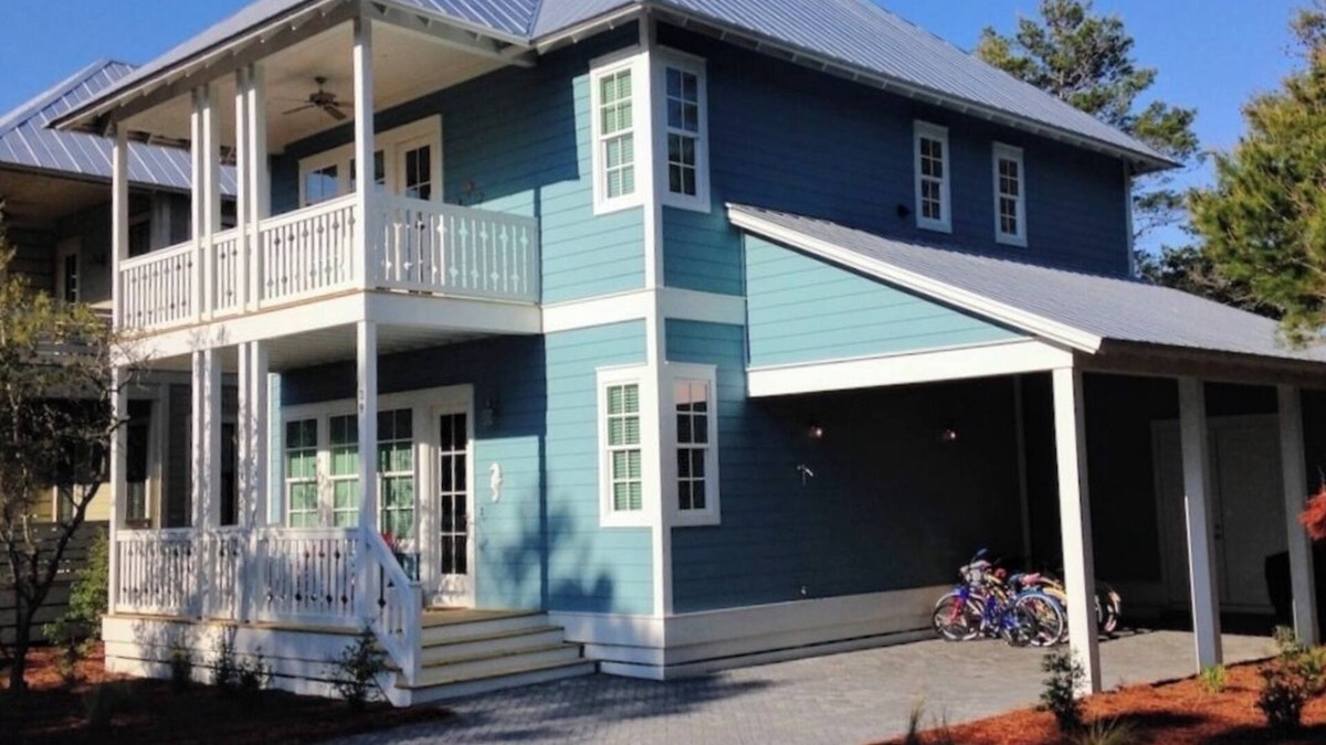 Lakeside at Blue Mountain Beach House | Summer Weeks Available- 2 Primary Suites- Close to the Beach
