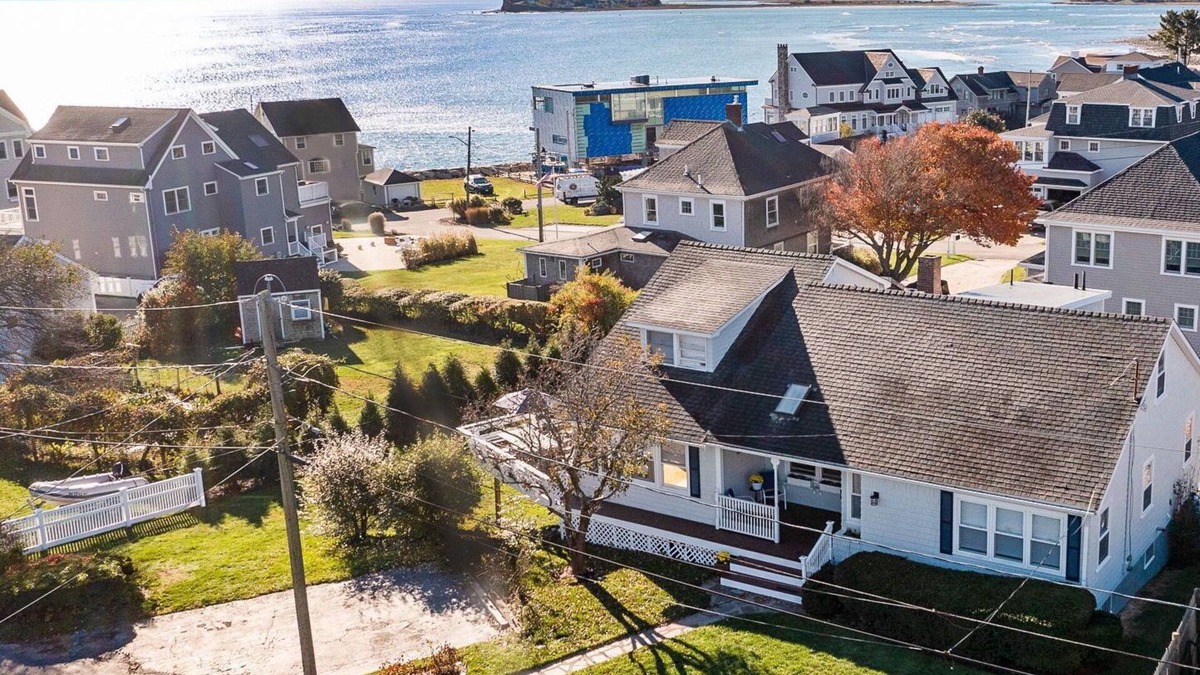 Greenbush House | Summer Wind Beach House - Ocean views, families, groups, pet friendly!